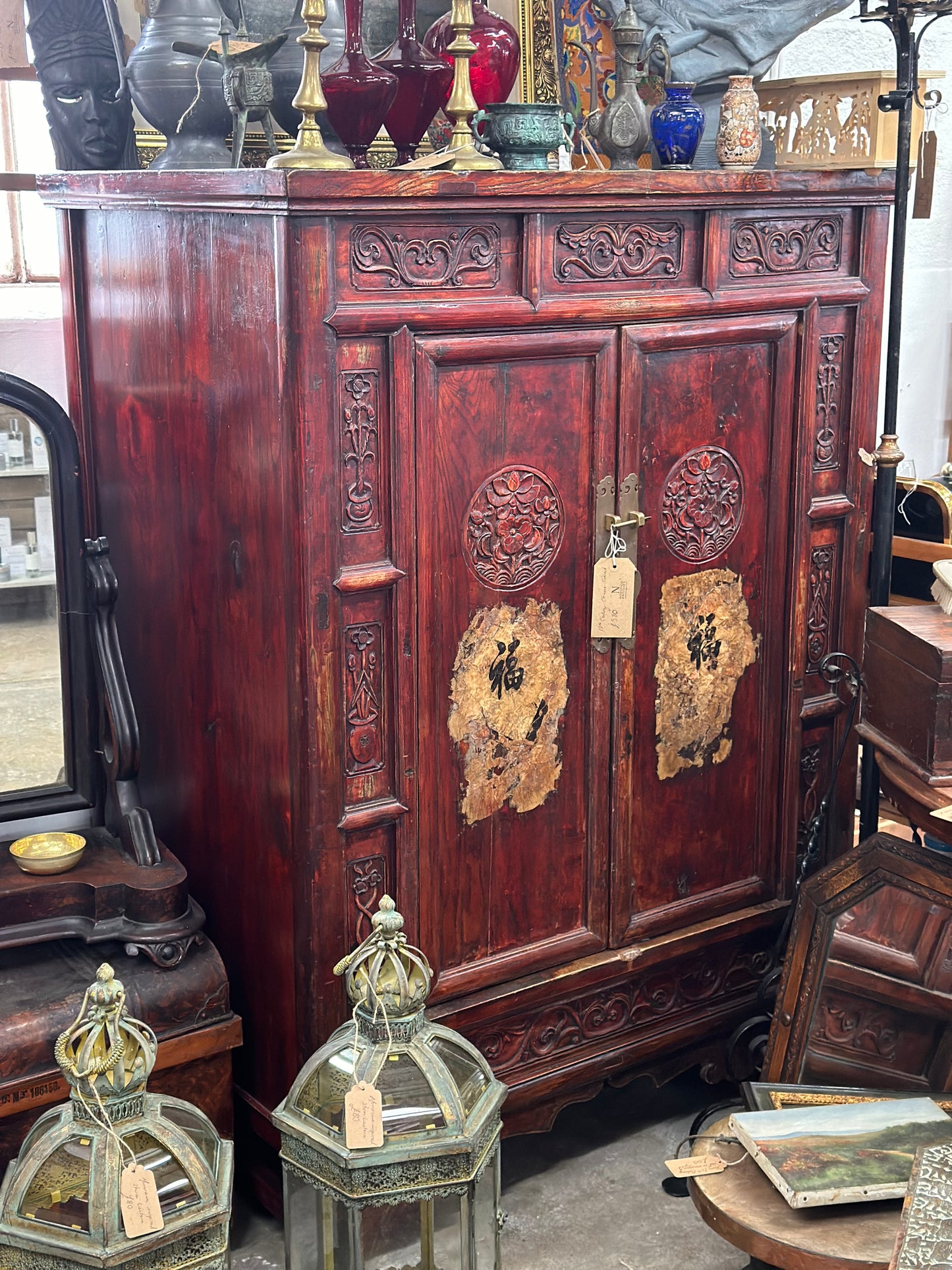 Beautiful late 19th-century Chinese marriage cabinet in excellent condition, featuring drawers, a shelf, and a hidden compartment